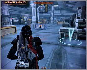 Zapisz stan gry, wybierz sobie ciężką broń z inwentarza i udaj się w stronę pokazanych na pierwszym screenie drzwi - Mass Effect 2: Baza Błękitnych Słońc - opis przejścia, solucja - Mass Effect 2 - poradnik do gry