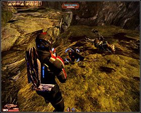 Możesz już wybrać pokazane na pierwszym screenie wąskie przejście między skałami - Mass Effect 2: Katastrofa quariańskiego statku - opis przejścia, solucja - Mass Effect 2 - poradnik do gry