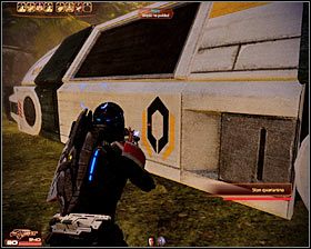 Pamiętaj, że możesz sobie pomagać strzałami w znajdujące się w okolicy wybuchowe pojemniki - Mass Effect 2: Katastrofa quariańskiego statku - opis przejścia, solucja - Mass Effect 2 - poradnik do gry