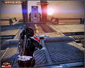 Musisz teraz podejść do pokazanej na pierwszym screenie konsoli - Mass Effect 2: Zagrożona stacja badawcza - opis przejścia, solucja - Mass Effect 2 - poradnik do gry