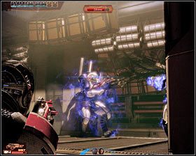 Za szybą znajduje się główny boss (Behemot gethów) w towarzystwie łowców i żołnierzy - Mass Effect 2: Tali, Zdrada - opis przejścia, solucja - Mass Effect 2 - poradnik do gry