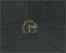 Gdy dotrzesz do nieczynnego szybu windy w kolonii, opuść się na sam dół - Colony | Kanistry w Aliens vs Predator - Aliens vs Predator - poradnik do gry