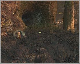 Kiedy dotrzesz do bramy prowadzącej do stacji Gateway, odwróć się i skieruj się pochyłą ścieżką do góry - Jungle | Kanistry w Aliens vs Predator - Aliens vs Predator - poradnik do gry