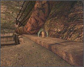 Ostatni pojemnik znajduje się na włazem, którym wszedłeś do kompleksu Gateway - Jungle | Kanistry w Aliens vs Predator - Aliens vs Predator - poradnik do gry