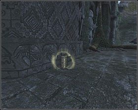 W planszy z areną wejdź po olbrzymich schodach i skręć w lewo obok statku Predatora - Ruins | Kanistry w Aliens vs Predator - Aliens vs Predator - poradnik do gry