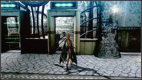 Zaraz po wyjściu z pociągu wskakujemy na niego, a stamtąd na wyższy poziom stacji [1] - Chapter I: The Angels Metropolis | Opis przejścia Bayonetta - Bayonetta - poradnik do gry