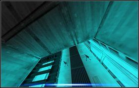 Wspinamy się na platform z drzwiami i otwieramy je uderzając w panel po prawej - Episode IV - Gateway - Obcy - Aliens vs Predator Classic 2000 - poradnik do gry