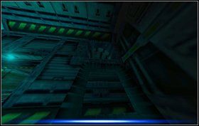 W korytarzu oświetlonym na czerwono rozbijamy szybę żeby przejść dalej i czekamy aż otworzą się drzwi na końcu po prawej - Episode V - Earthbound - Obcy - Aliens vs Predator Classic 2000 - poradnik do gry