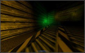 Piętro wyżej korzystamy z jeszcze jednej windy w rogu pomieszczenia - Bonus I - Invasion - Obcy - Aliens vs Predator Classic 2000 - poradnik do gry