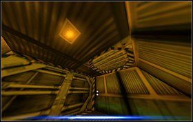 Trafimy do następnego hangaru - przebiegamy szybko na drugą stronę i skręcamy w prawo - Bonus II - Derelict - Obcy - Aliens vs Predator Classic 2000 - poradnik do gry