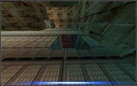 Dostaniemy się do bardzo dużego pomieszczenia z czterema piętrami - na każdym z nich jest przycisk, który trzeba wyłączyć - Bonus V - Fury 161 - Obcy - Aliens vs Predator Classic 2000 - poradnik do gry