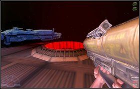 Otwieramy drzwi przełącznikiem - zaraz za nimi po lewej jest kolejny robot - Episode IV - Orbital - Marines - Aliens vs Predator Classic 2000 - poradnik do gry