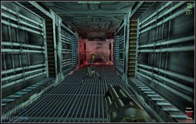 Przemierzamy kolejne pomieszczenie aż do windy - Episode V - Tyrargo - Marines - Aliens vs Predator Classic 2000 - poradnik do gry