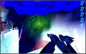 Wracamy na górę schodów i przeskakujemy na półkę obok nad poręczą - Episode I - Waterfall - Predator - Aliens vs Predator Classic 2000 - poradnik do gry