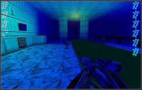 Po drugiej stronie trafimy na windę, która zabierze nas do pokoju z dwoma wrogami - jeden z nich ma miotacz ognia (płomienie ugasi Medicomp - prawy przycisk myszy) - Episode II - Area 52 - Predator - Aliens vs Predator Classic 2000 - poradnik do gry