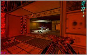 W końcu trafimy do pokoju, gdzie za szybą zobaczymy dwójkę ludzi i Xenoborga - Bonus II - Escape - Predator - Aliens vs Predator Classic 2000 - poradnik do gry