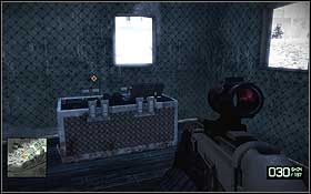 Drugi przekaźnik jest w domku, tuż obok auta, którego użyjesz, aby dotrzeć do satelity - Przekaźniki (1) | Sekrety Battlefield Bad Company 2 - Battlefield: Bad Company 2 - poradnik do gry