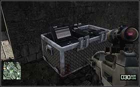 (3 ) Przed dotarciem do punktu bazowego Bravo będziesz przechodził przez wyschnięte kanały, a potem po schodach na plac, na którym desantują się żołnierze - Przekaźniki (2) | Sekrety Battlefield Bad Company 2 - Battlefield: Bad Company 2 - poradnik do gry