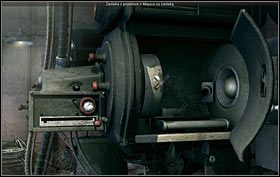 Rzuć okiem na lampą w projektorze (zbliżenie) - Blake Avenue, Nowy Jork (cz. 2) - Opis przejścia - 19.10.2009 - Art of Murder: Karty Przeznaczenia - poradnik do gry