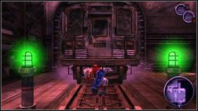 Przy użyciu pięści wpychamy go do pustego tunelu, a na jego miejsce wciągamy kompletny wagon [1] - The Hollows (2) | Opis przejścia Darksiders - Darksiders - poradnik do gry