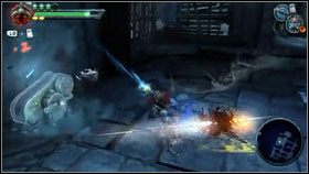 Wewnątrz pomieszczeni skaczemy w dół [1] , gdzie niszczymy lodową bryłę skrywającą mechanizm [2] - Iron Conopy (1) | Opis przejścia Darksiders - Darksiders - poradnik do gry