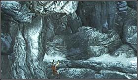 Następnie, trzymając się ściany (będąc na samej górze), skocz w lewą stronę [LS] łapiąc się wypustu skalnego - Góra Olimp (1) | Opis przejścia God of War III - God of War III - poradnik do gry