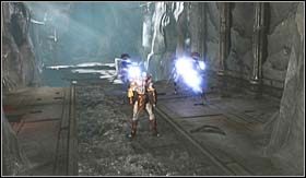 Tuż za rogiem zostaniesz zaatakowany przez nowy tym oponentów - Sędziowie Świata Podziemi (2) | Opis przejścia God of War III - God of War III - poradnik do gry