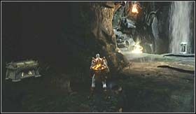 Na początku ścieżki Eosa znajdziesz światło zapisujące stan gry oraz kilka skrzyń, z czego jedna po lewej (ukryta przed zasięgiem kamery) z okiem gorgony [ - Ścieżka Eosa (1) | Opis przejścia God of War III - God of War III - poradnik do gry