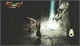 Mijając większe pomieszczenie z zieloną skrzynią, trafisz do przejścia z kilkoma przeciwnikami - nic wymagającego - Ścieżka Eosa (1) | Opis przejścia God of War III - God of War III - poradnik do gry