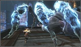 Gdy już dojdzie do wizyty głównego napastnika, natychmiast pochwycony zostaniesz przez jego szczękoczułki - Jaskinie CD (2) | Opis przejścia God of War III - God of War III - poradnik do gry