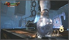 Podczas drugiego etapu wszystko pozostaje bez zmian, za wyjątkiem nowego zagrania przeciwnika - Jaskinie CD (2) | Opis przejścia God of War III - God of War III - poradnik do gry