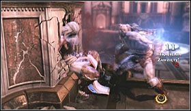 W pewnym momencie przeciwnik oberwie na tyle, że nad jego głową pojawi się symbol QTE - Zeus (1) | Opis przejścia God of War III - God of War III - poradnik do gry