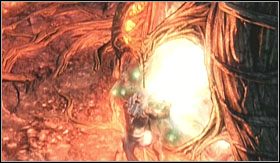 W ten sposób dołączy się do Ciebie Zeus i dojdzie do ostatniej, klasycznej walki (gdyż jeszcze kilkakrotnie będziesz mieć okazję zaatakować go) - Zeus (2) | Opis przejścia God of War III - God of War III - poradnik do gry