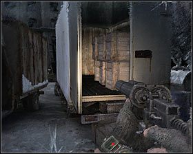 Ponownie wyjdź na zewnątrz i wykorzystaj okazję do zbadania zniszczonej furgonetki #1 , co pozwoli Ci wejść w posiadanie dwóch sztuk złotej amunicji - Dead City 1* (1) | Opis przejścia Metro 2033 - Rozdział 2 - Metro 2033 - poradnik do gry