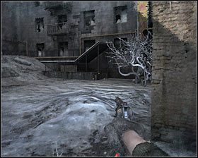 Możesz już dołączyć do Bourbona i ruszać za nim do dalszej części tej lokacji #1 - Dead City 2 | Opis przejścia Metro 2033 - Rozdział 2 - Metro 2033 - poradnik do gry