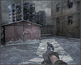 Ponownie dołącz do Twojego sojusznika i ruszajcie po schodach na górę #1 - Dead City 2 | Opis przejścia Metro 2033 - Rozdział 2 - Metro 2033 - poradnik do gry