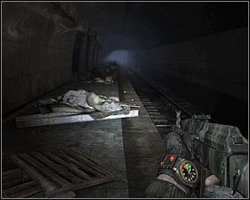 Po znalezieniu się w nowym miejscu obróć się w prawo i przejdź na sam koniec tunelu - Cursed* | Opis przejścia Metro 2033 - Rozdział 3 - Metro 2033 - poradnik do gry