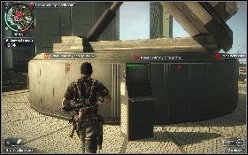 Kiedy znajdziesz się na szczycie przystąp do eliminowania wrogów [1] i zacznij kierować się w stronę pierwszej anteny - Pirackie nagranie | Opis przejścia Just Cause 2 - Żniwiarze I - Just Cause 2 - poradnik do gry