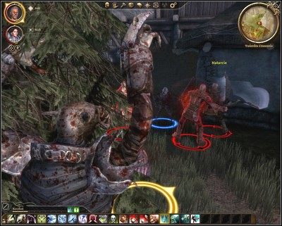 Na dziedzińcu znajdziesz 4 żołnierzy z Twierdzy (M1, 5) walczących o życie z pomiotami - M1 Twierdza Czuwania | Mapy | Atlas świata w Dragon Age Początek Przebudzenie - Dragon Age: Początek - Przebudzenie - poradnik do gry