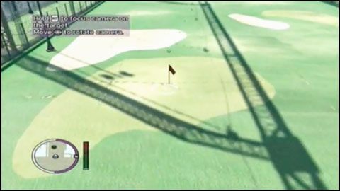 Przed wystrzeleniem piłki koniecznie zrób zbliżenie (RMB), dzięki czemu precyzyjniej ustawisz cel - Gra w golfa | TBoGT - Aktywności dodatkowe | GTA Episodes from Liberty City - Grand Theft Auto: Episodes from Liberty City - poradnik do gry