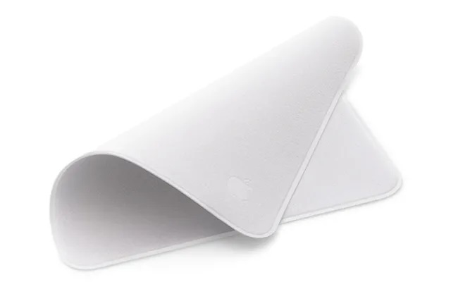 Szok, Apple potwierdza kompatybilność ściereczki z iPhone 15, 15 Pro i Apple Watch 9 - ilustracja #1