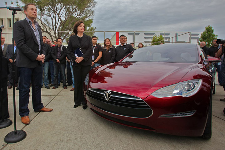 Elon Musk pozazdrościł prezydentowi, jego tweety mają pierwszeństwo - ilustracja #1