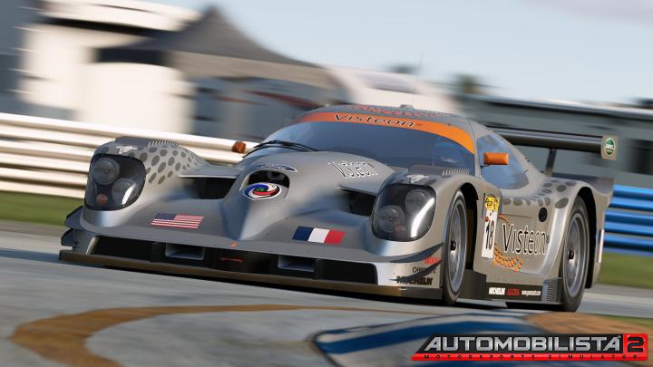 Panoz Esperante GTR-1 może nie był najszybszym wozem w klasie GT1, ale chyba żaden nie wydawał z siebie równie donośnego ryku – jak na amerykańskie V8 przystało. Źródło: Reiza Studios. - Gdy Forza nie może uciec od zbierania batów, Tomb Raider pomaga The Crew ukraść show. Motoprzegląd Drauga - wiadomość - 2026-09-21