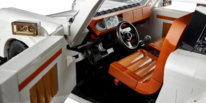 Źródło: LEGO; materiały promocyjne - Gdybym nie obawiał się reakcji mojej żony, już składałbym zamówienie na ten zestaw. Kupując LEGO Porsche 911, masz możliwość wyboru jednego z dwóch modeli do zbudowania - wiadomość - 2024-09-13