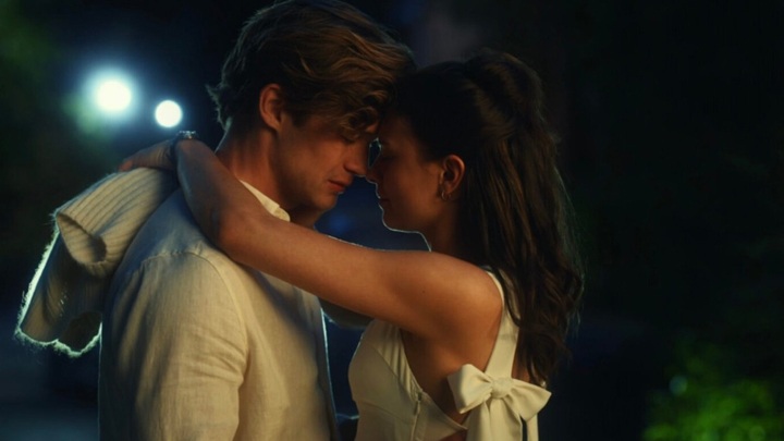 Maxton Hall – The World Between Us, Prime Video, 2024 - Numer 1 na Prime Video w ponad 170 krajach. Filmowa saga, która przeszła do historii Amazona z ponad 100 milionami wyświetleń - wiadomość - 2026-02-13