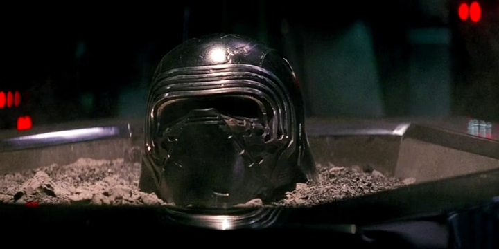 Ten detal z Przebudzenia Mocy pokazuje, że Kylo Ren był bezwzględniejszy od Dartha Vadera - ilustracja #1