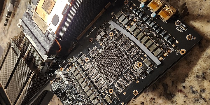 Wykastrowany RTX 4080 Super. Źródło: Reddit | KoldKore. - Kupił wybrakowanego RTX-a 4080. Internauci namawiają go, żeby rozprawił się ze sprzedawcą - wiadomość - 2025-02-12