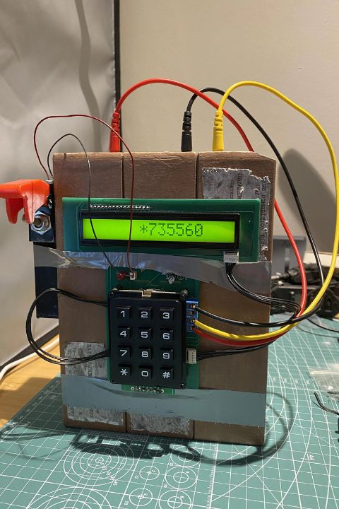 Gracz stworzył replikę bomby z CSGO, wygląda aż zbyt wiarygodnie - ilustracja #1