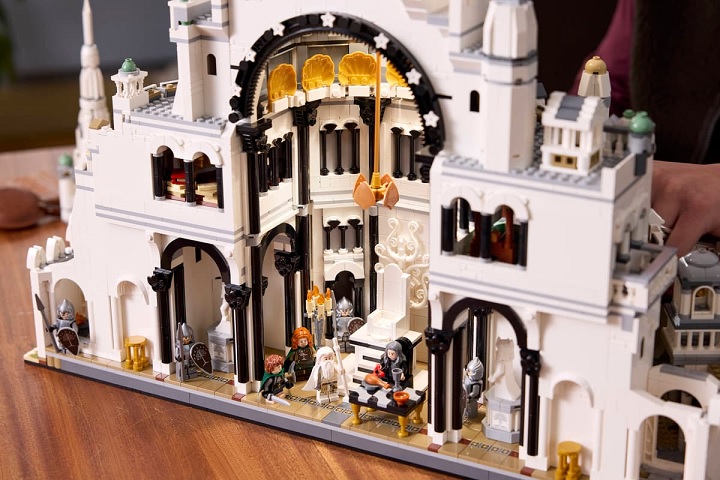 Źródło: The Lego Group - LEGO zaprezentowało wielki zestaw z Władcy Pierścieni. Minas Tirith kosztuje ponad 2 tysiące złotych, ale wygląda lepiej niż na przeciekach - wiadomość - 2026-05-13