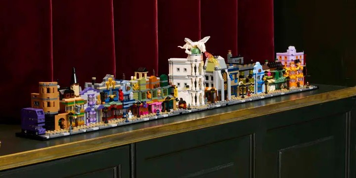 Źródło: LEGO; materiały promocyjne - To najpiękniejszy model LEGO Harry Potter, jaki widziałem. Po 25 latach przypomniał mi, jak Ulica Pokątna zachwycała mnie w książkach - wiadomość - 2025-01-07